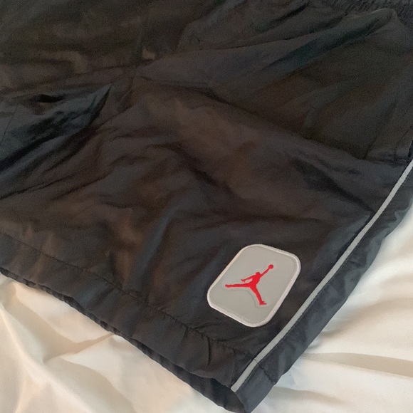 Men’s Nike Air Jordan Shorts - Picture 2 of 7